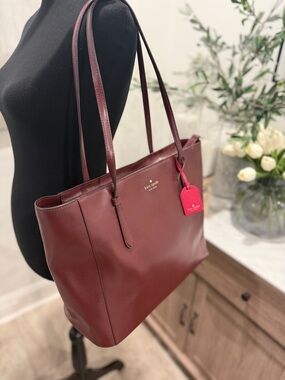 Kate Spade Medium Leather Tote in Cherrywood
